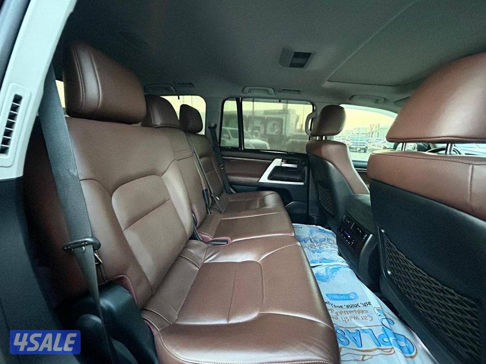 تويوتاVX.R-V8-5.7 قراندتورينقs موديل 2020 ماشى 196.000 k.m4