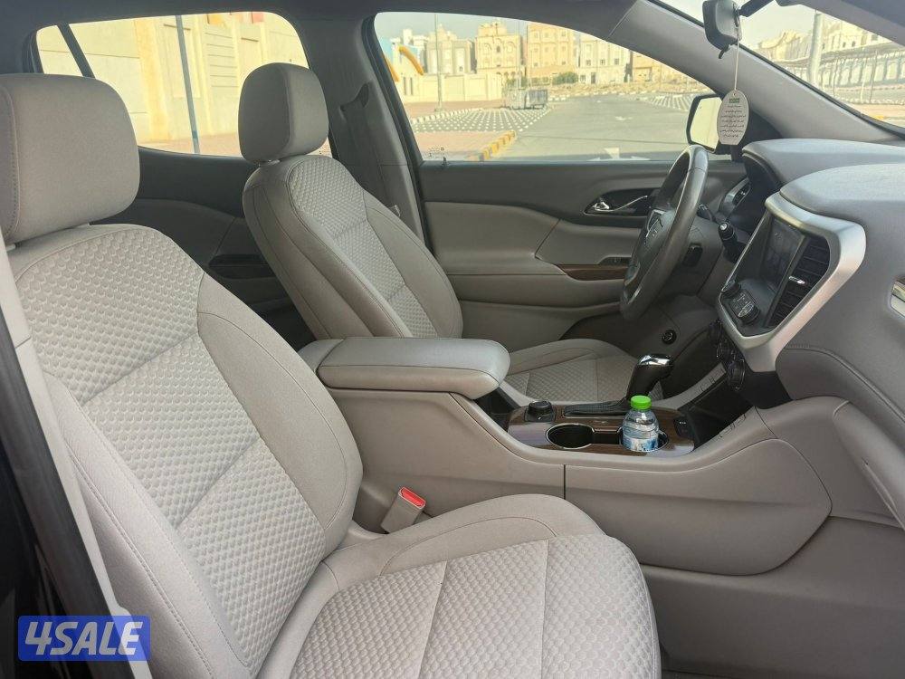 للبيع جيب اكاديا وارد الوكالة موديل 20185