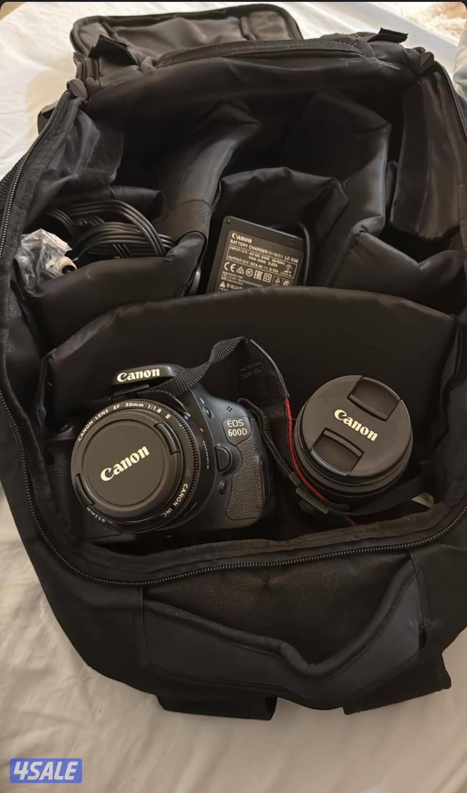 كاميرة كانون Eos600D مرفقاتها كامله وعدسه اضافيه 18.55 استعمال خفيف0