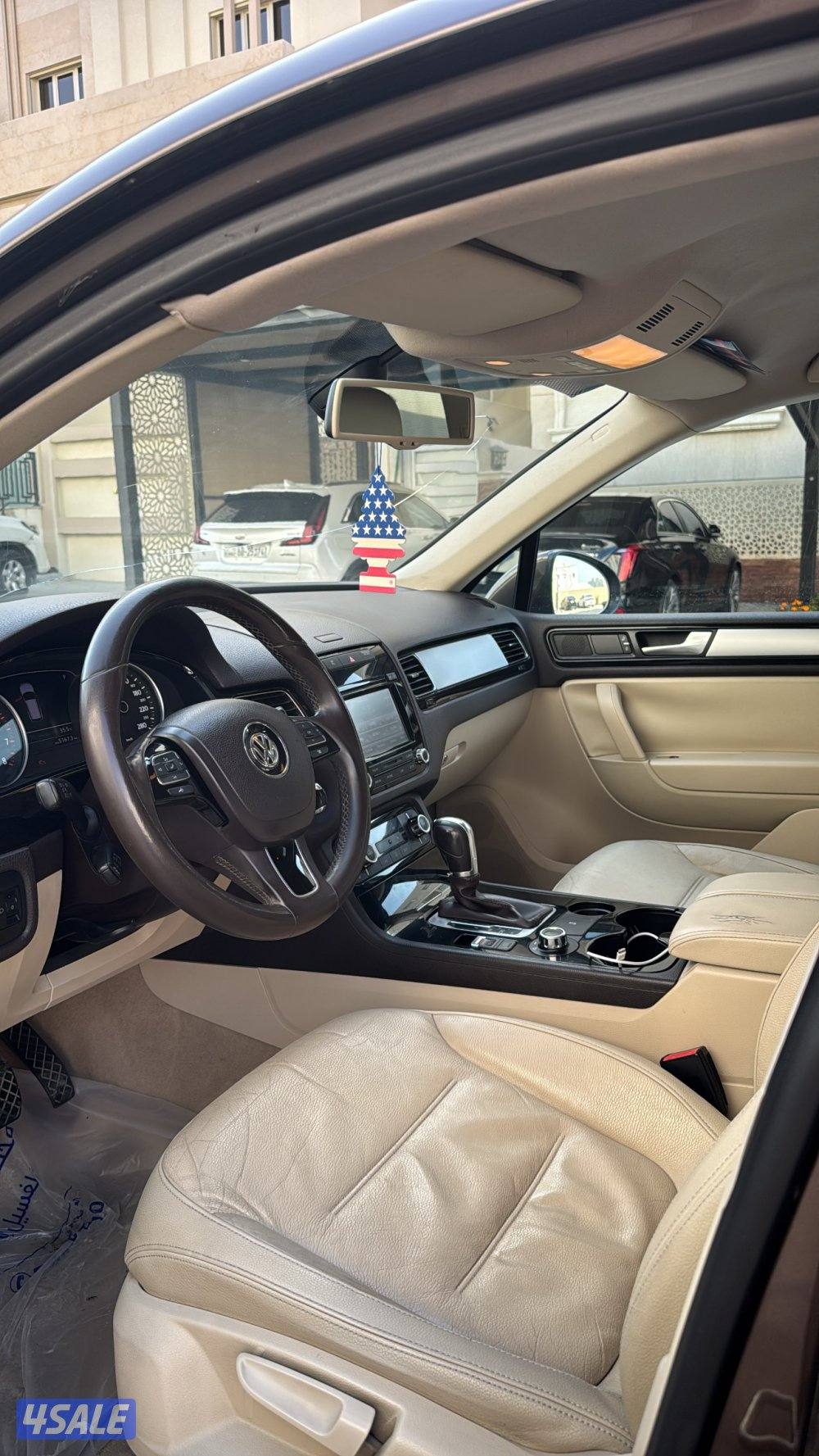 للبيع طوارق موديل 2014 سته سلندر3