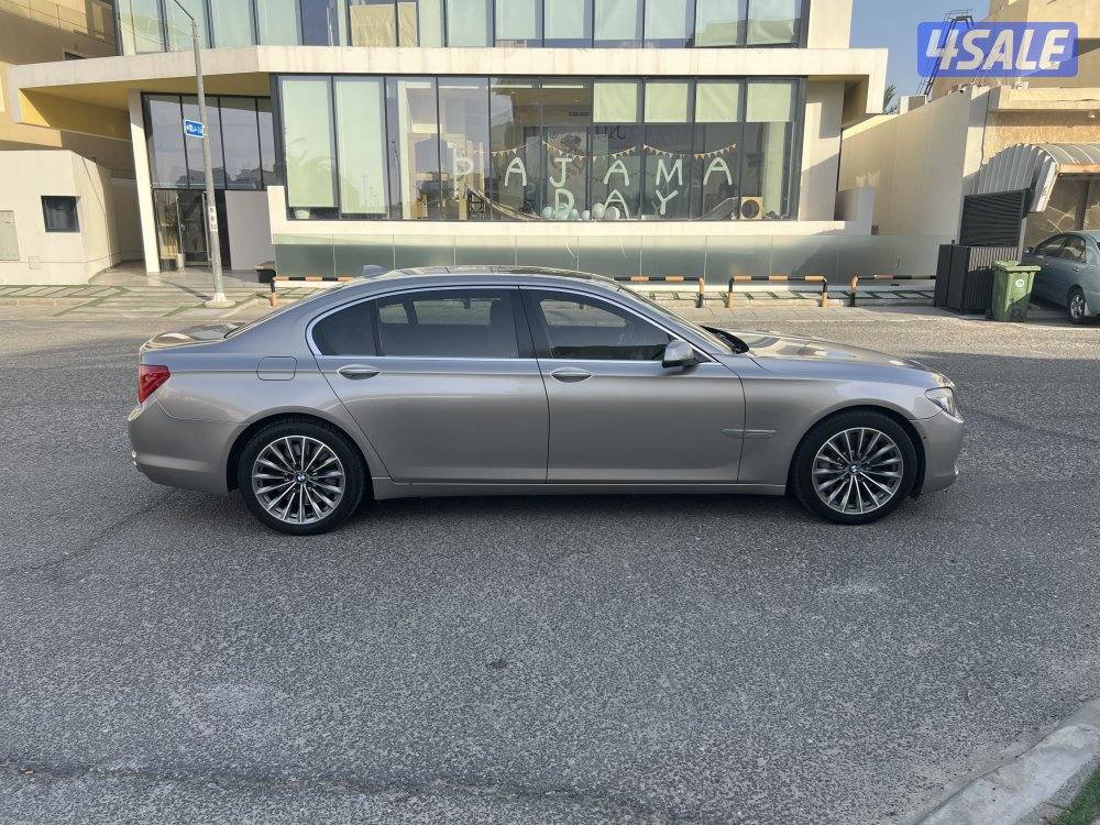 BMW 750Li 20124
