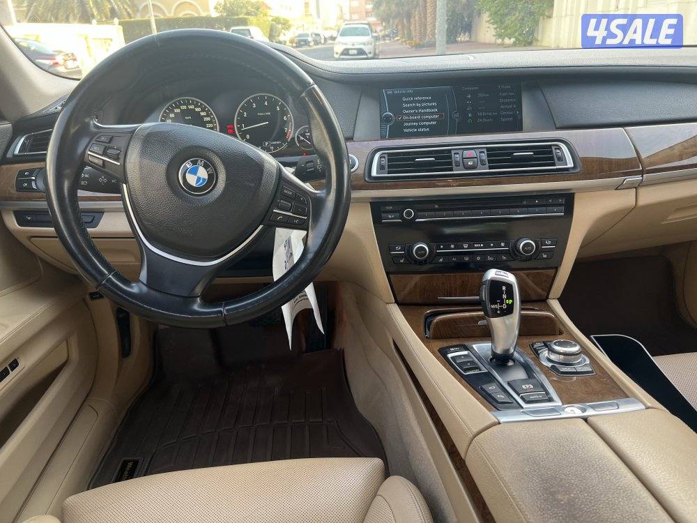 BMW 750Li 20128
