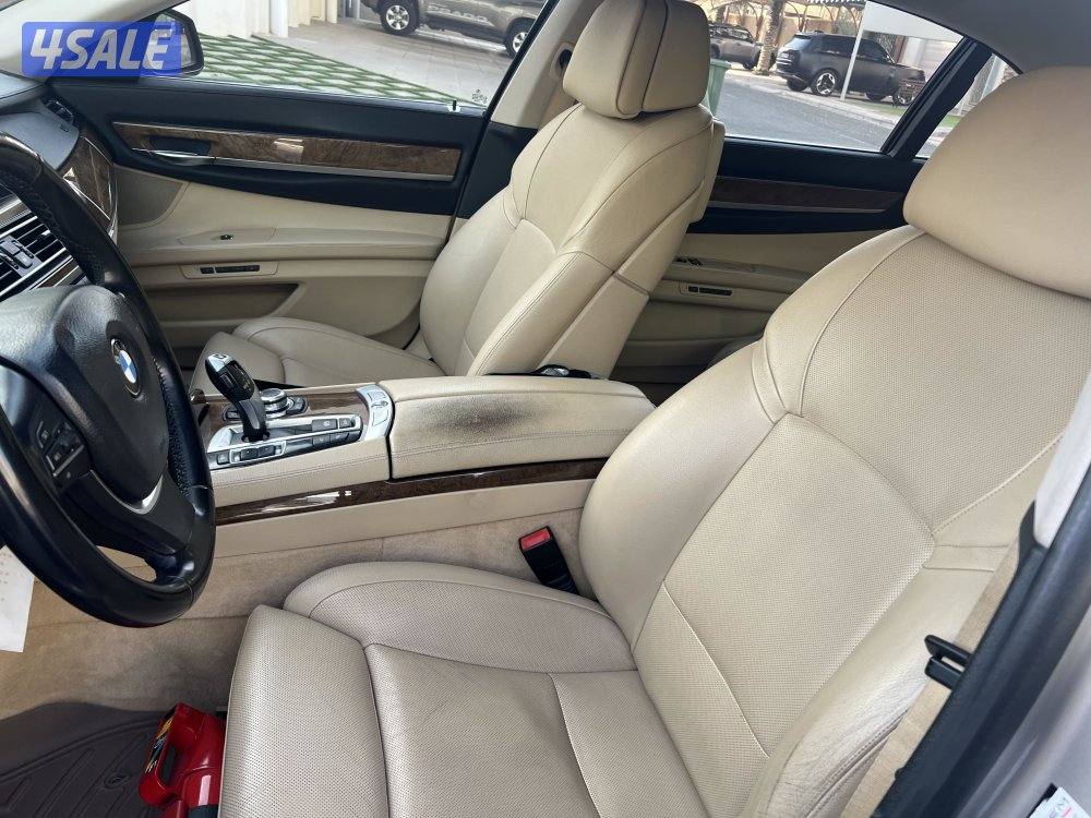 BMW 750Li 201212