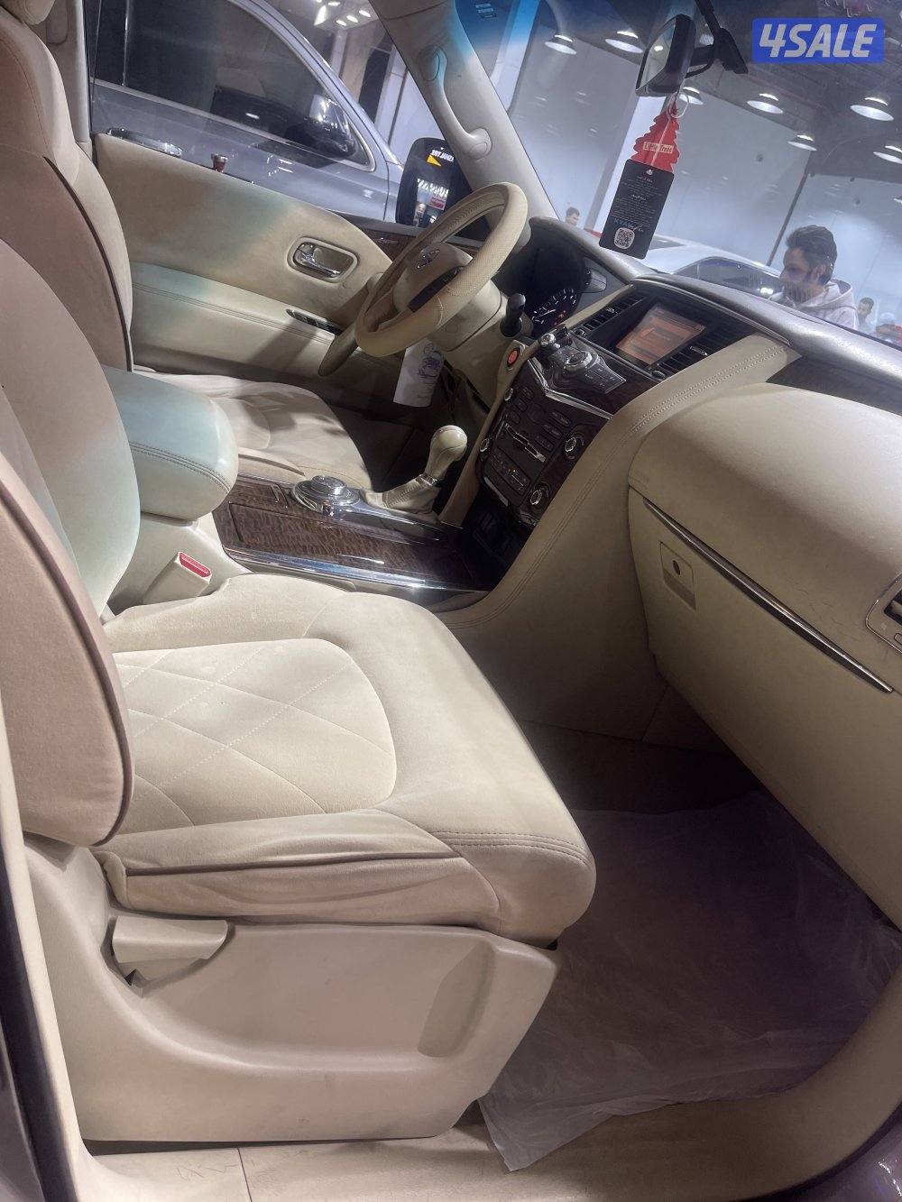 باترول 400 موديل 2010 ماشي 300 الف0