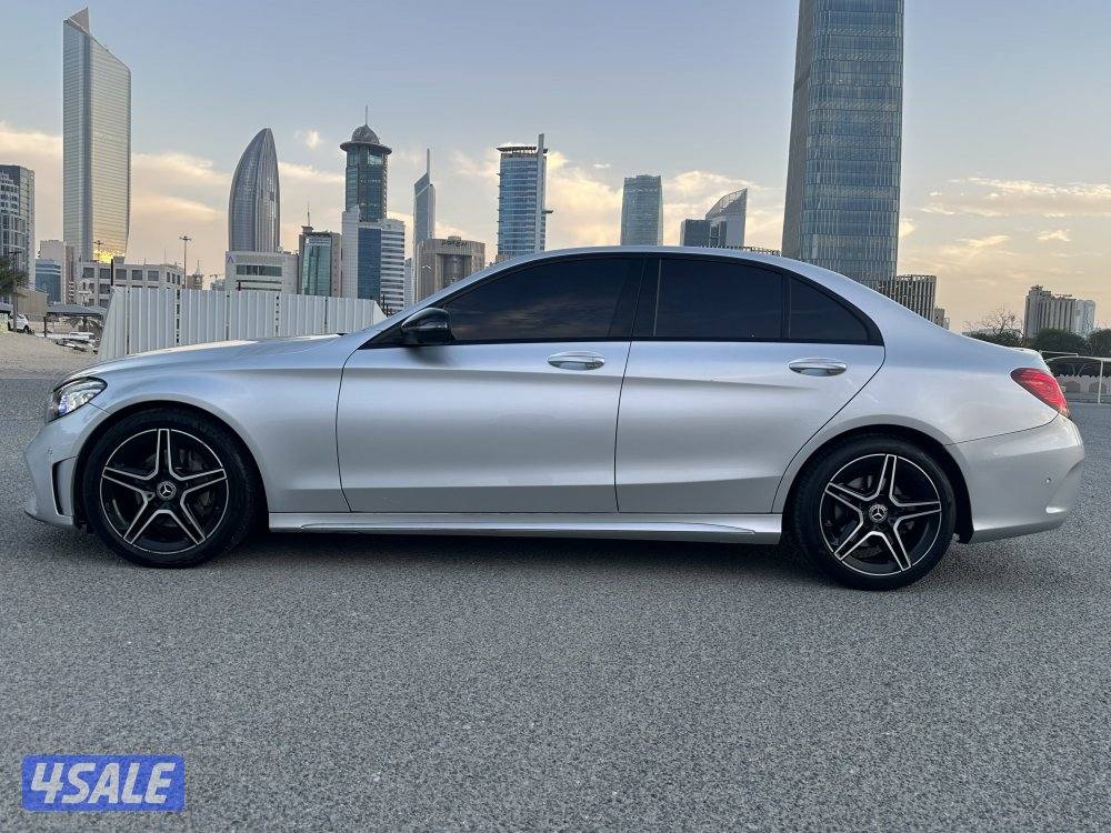 مرسيدس C200-موديل 2020-أعلي فئة بالوكالة-صبغ الوكالة-عداد 64 KM فقط2