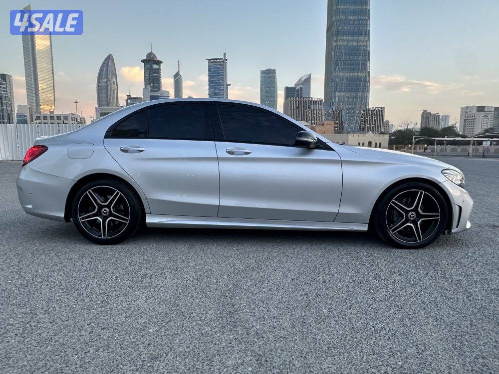مرسيدس C200-موديل 2020-أعلي فئة بالوكالة-صبغ الوكالة-عداد 64 KM فقط4