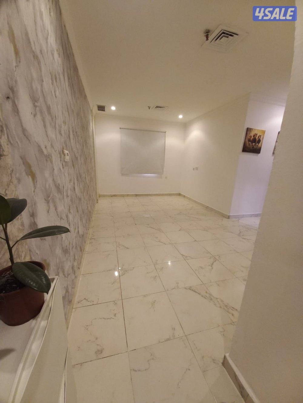 للايجار شقق ف ميدان حولي  يوجد مواقف سرداب0