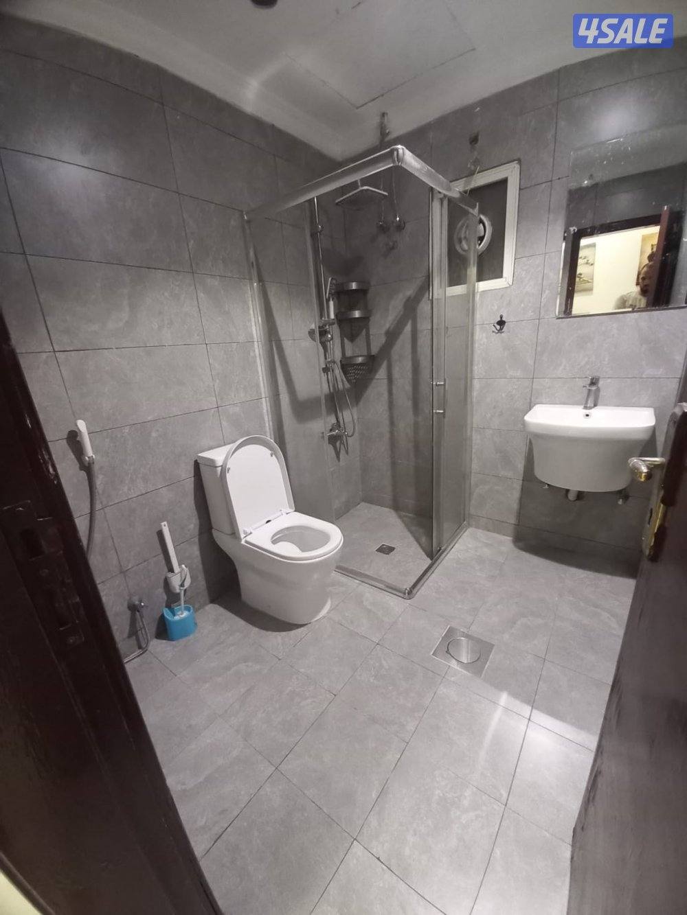 للايجار شقق ف ميدان حولي  يوجد مواقف سرداب1