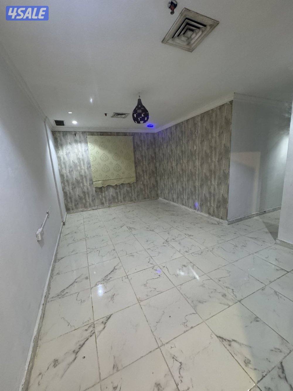 للايجار شقق ف ميدان حولي  يوجد مواقف سرداب6