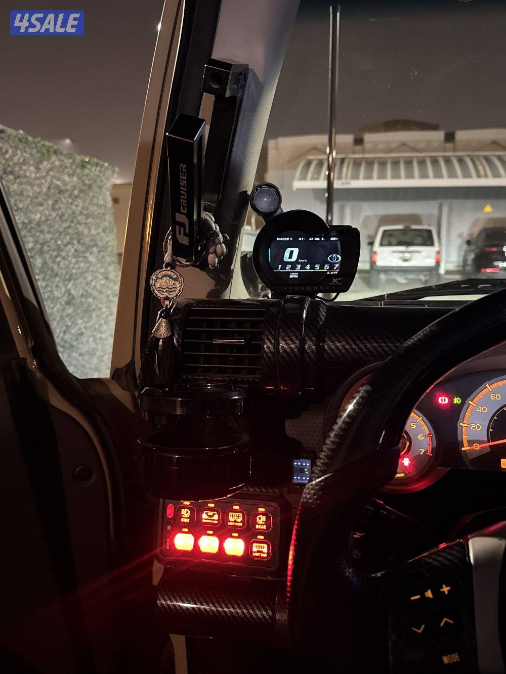 للبيع  Fj cruiser شرط الفحص قير مكينه شاصي مجهز بالكامل12