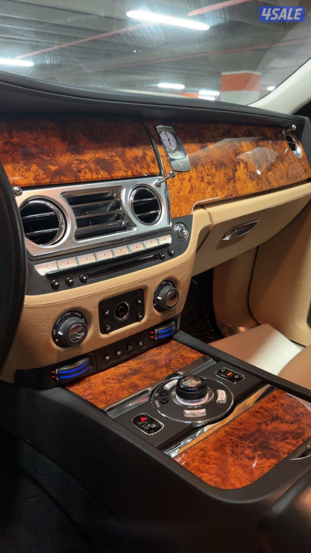 روز رويس جوست4