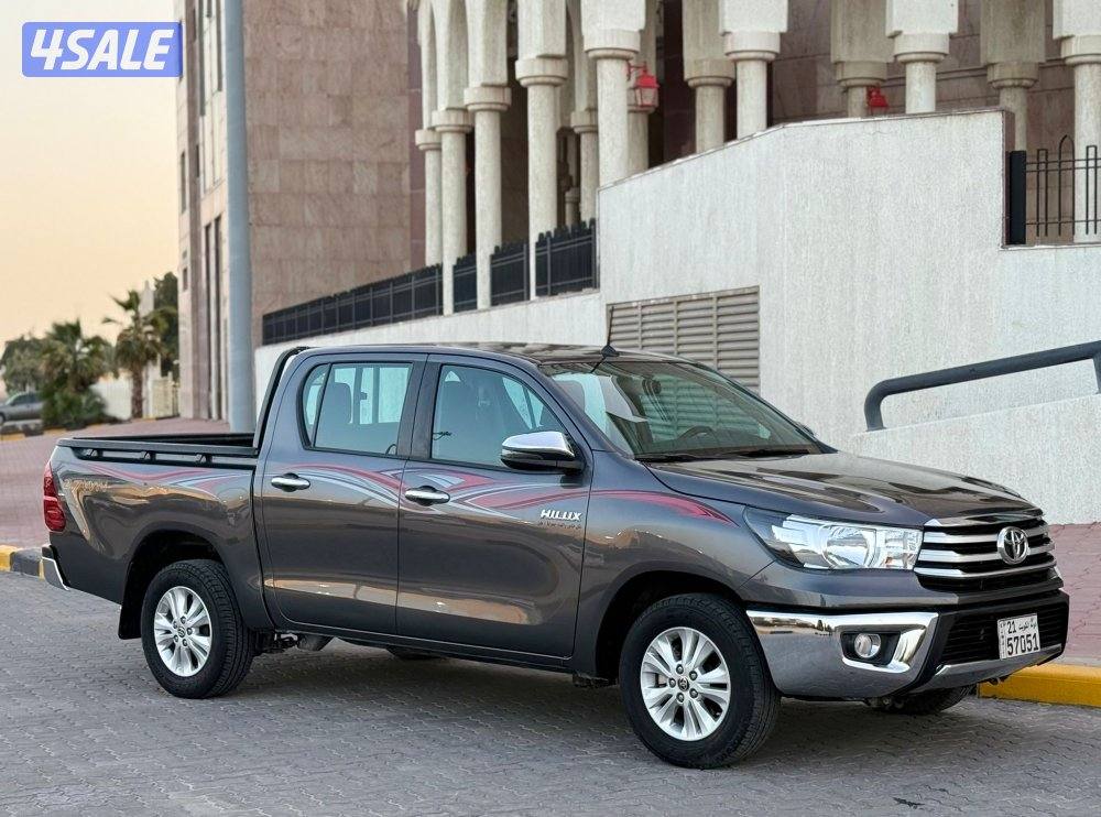 هايلكس تماتيك الدرجه الاوله صبغ وكاله موديل 2022 ماشي 110 الف5