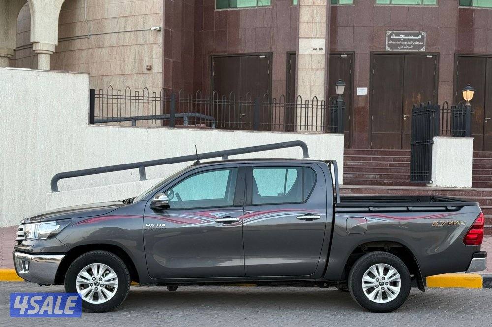 هايلكس تماتيك الدرجه الاوله صبغ وكاله موديل 2022 ماشي 110 الف6