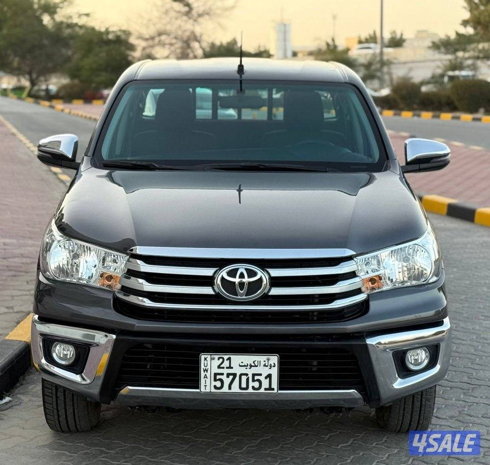 هايلكس تماتيك الدرجه الاوله صبغ وكاله موديل 2022 ماشي 110 الف9