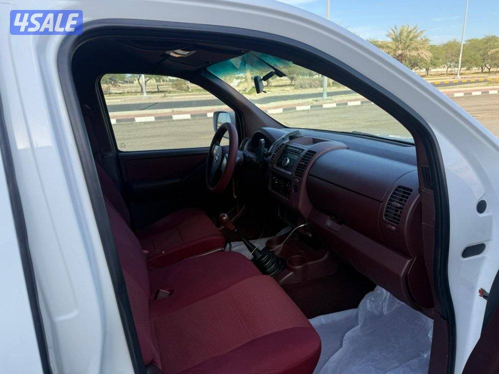 وانيت نافارو 2015 جير عادي صبغ وكاله ماعدا قطعه4