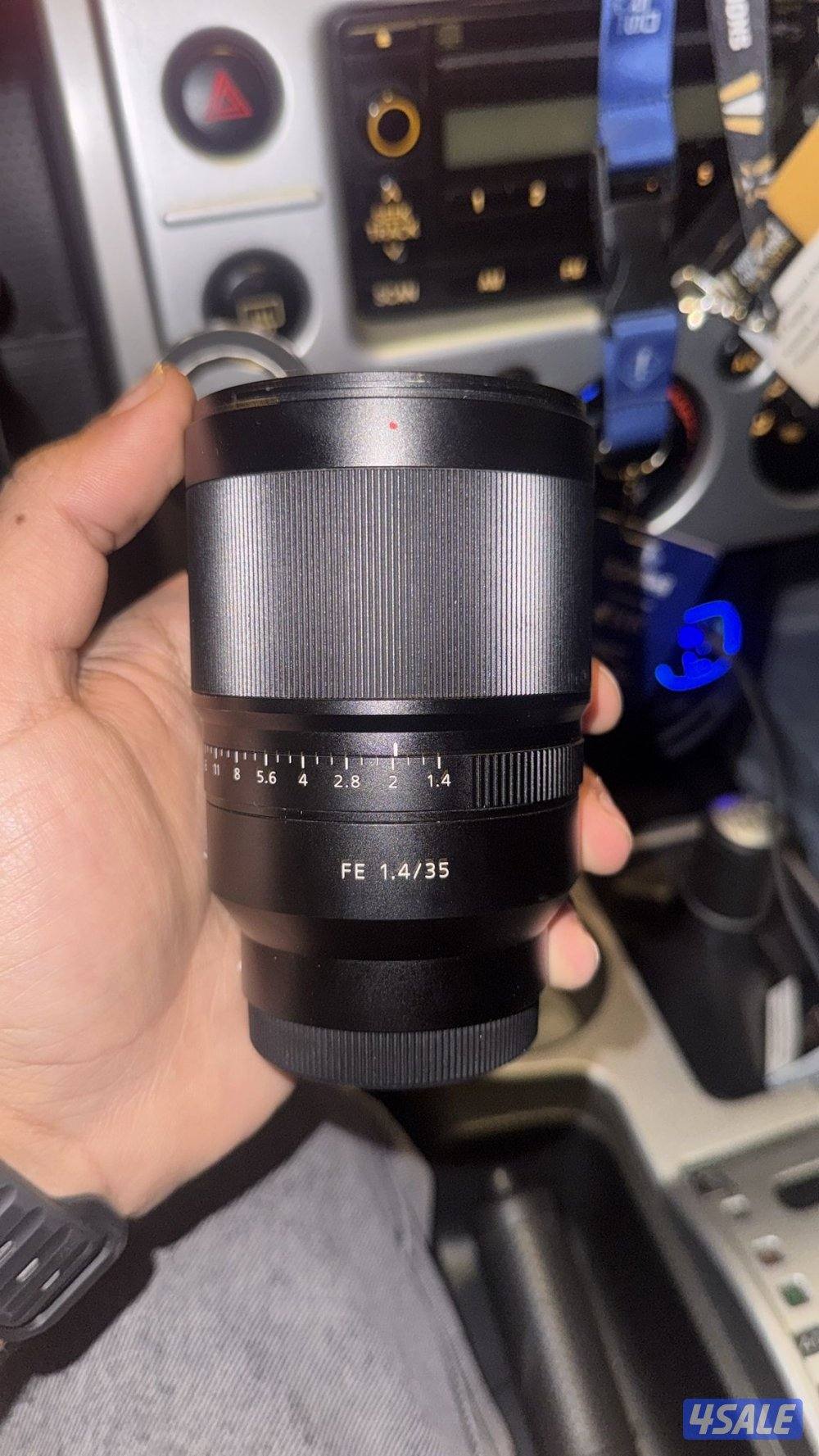 للبيع عدسة زايس ٣٥ فتحة ١.٤0