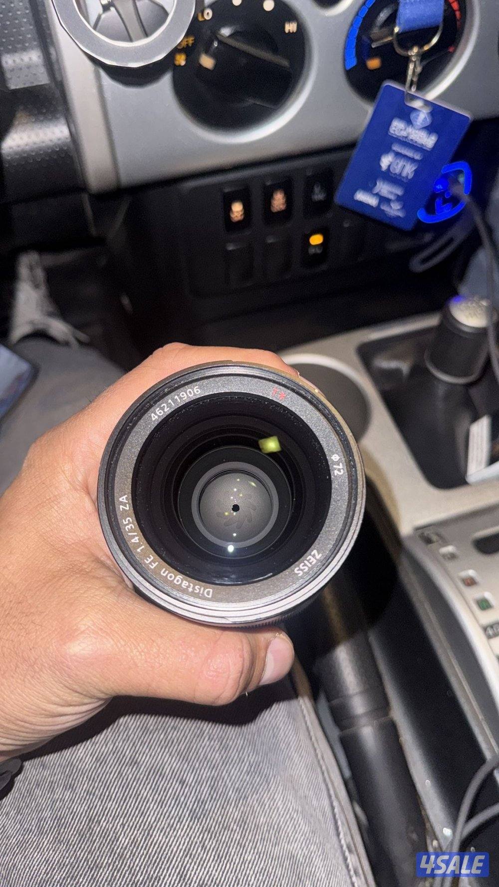 للبيع عدسة زايس ٣٥ فتحة ١.٤1