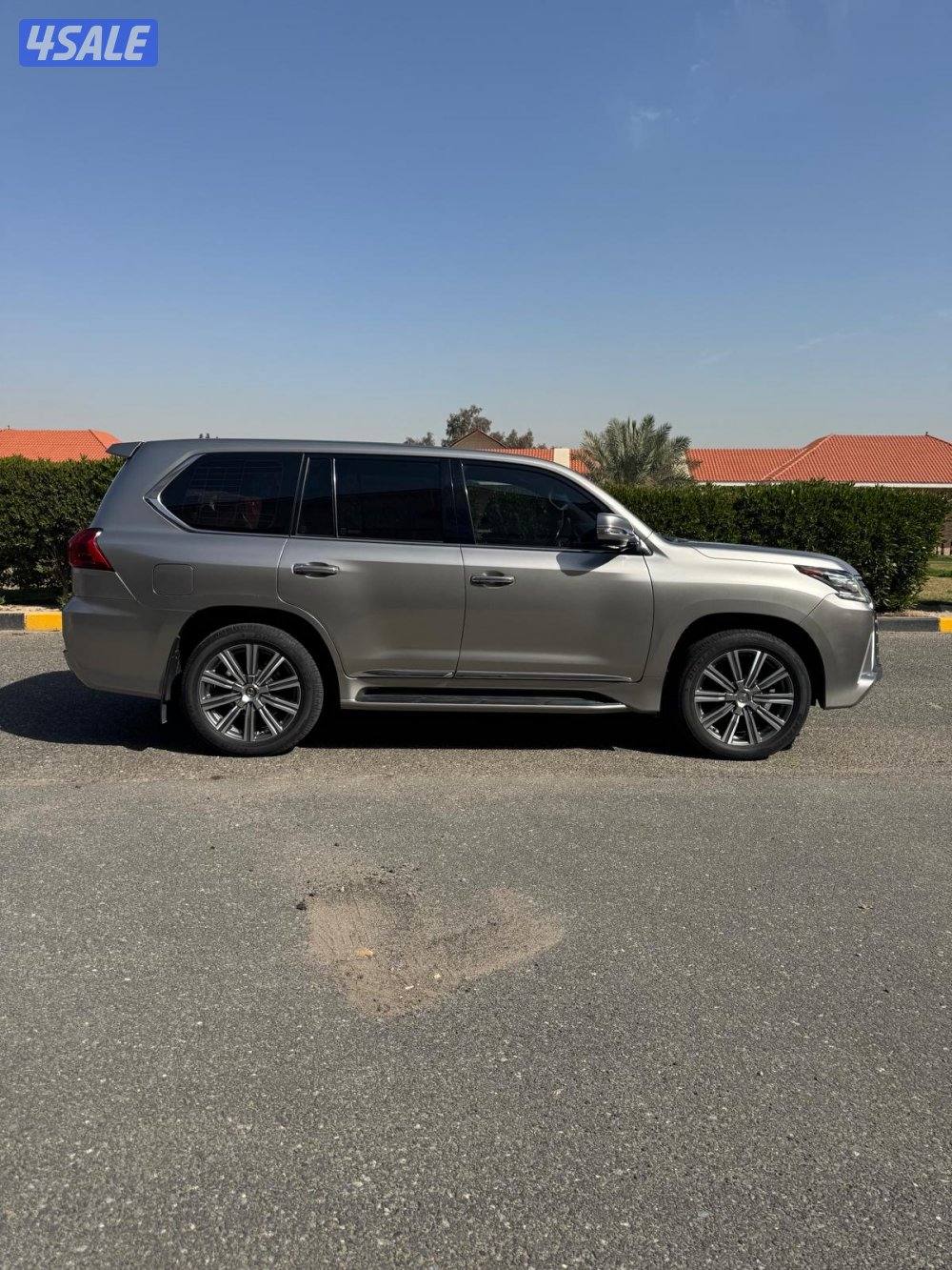 بيعة سريعة للبيع جيب لكزس LX570 موديل 2017 درجة اولى5