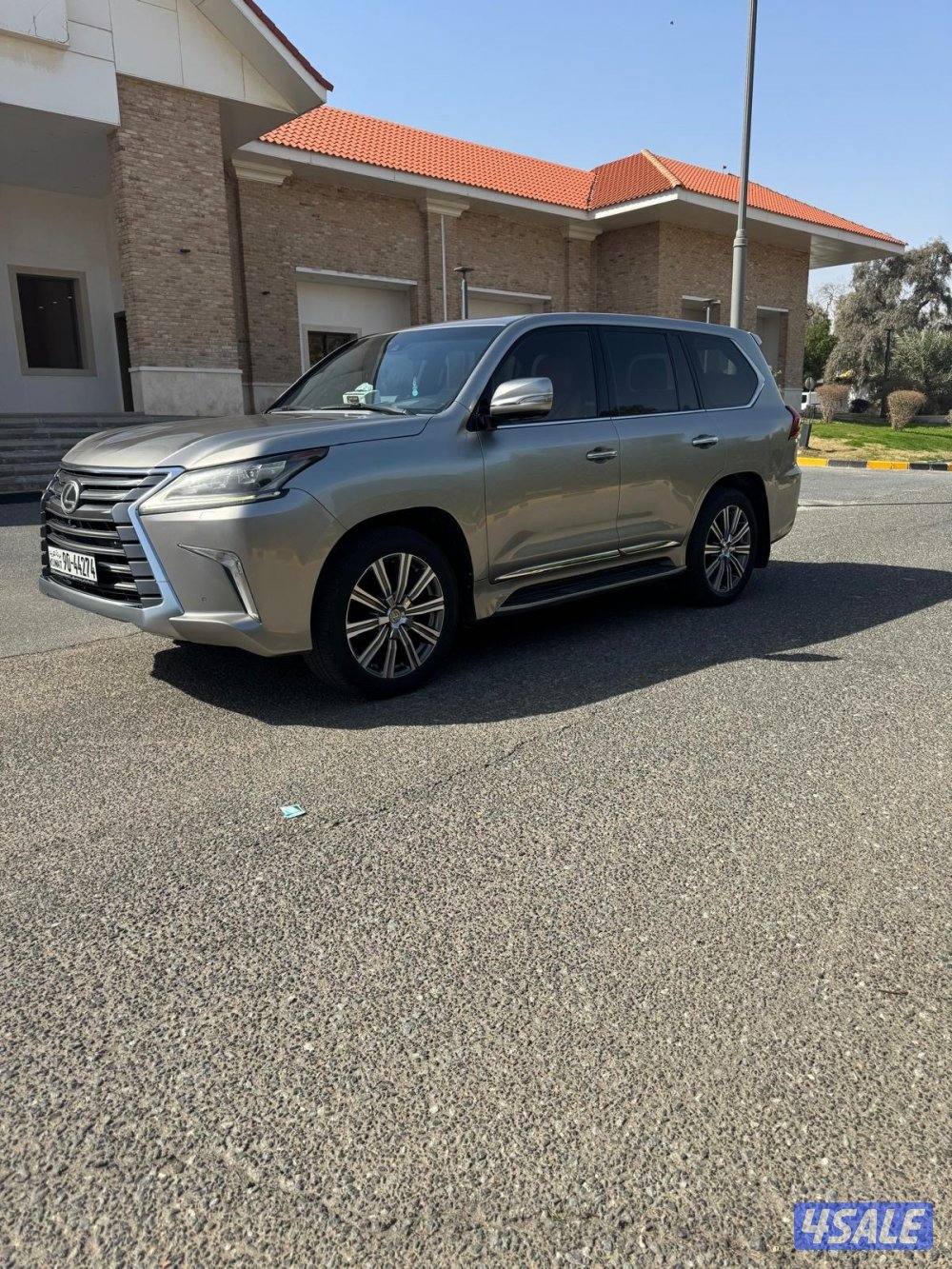 بيعة سريعة للبيع جيب لكزس LX570 موديل 2017 درجة اولى7