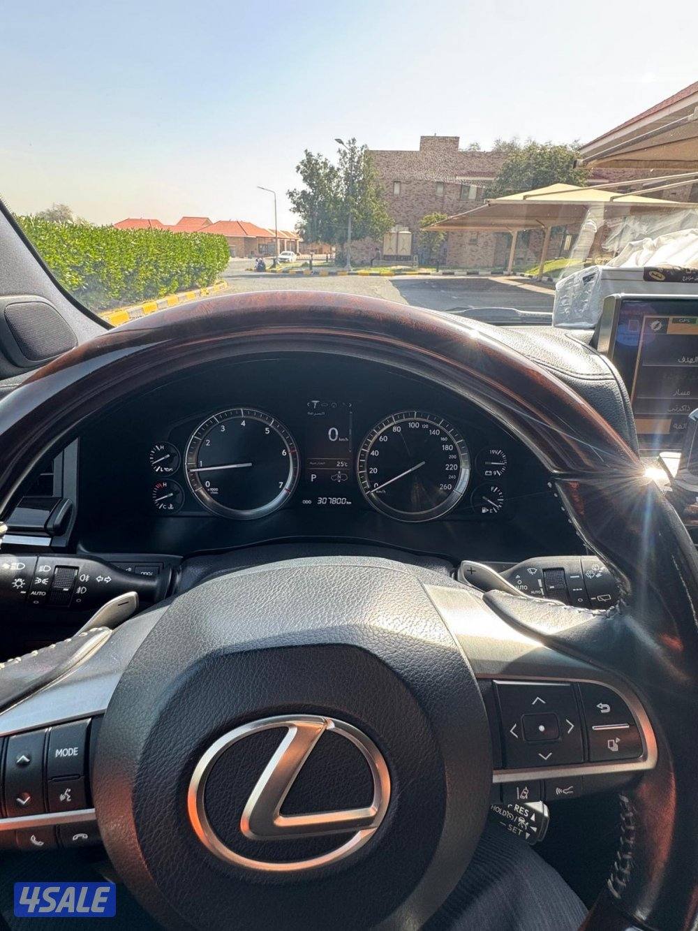 بيعة سريعة للبيع جيب لكزس LX570 موديل 2017 درجة اولى12