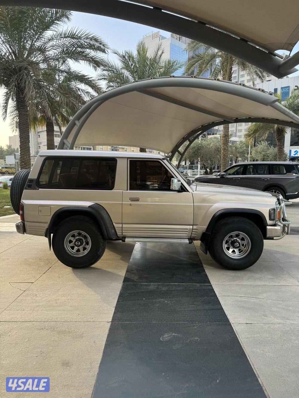 نيسان سفاري933