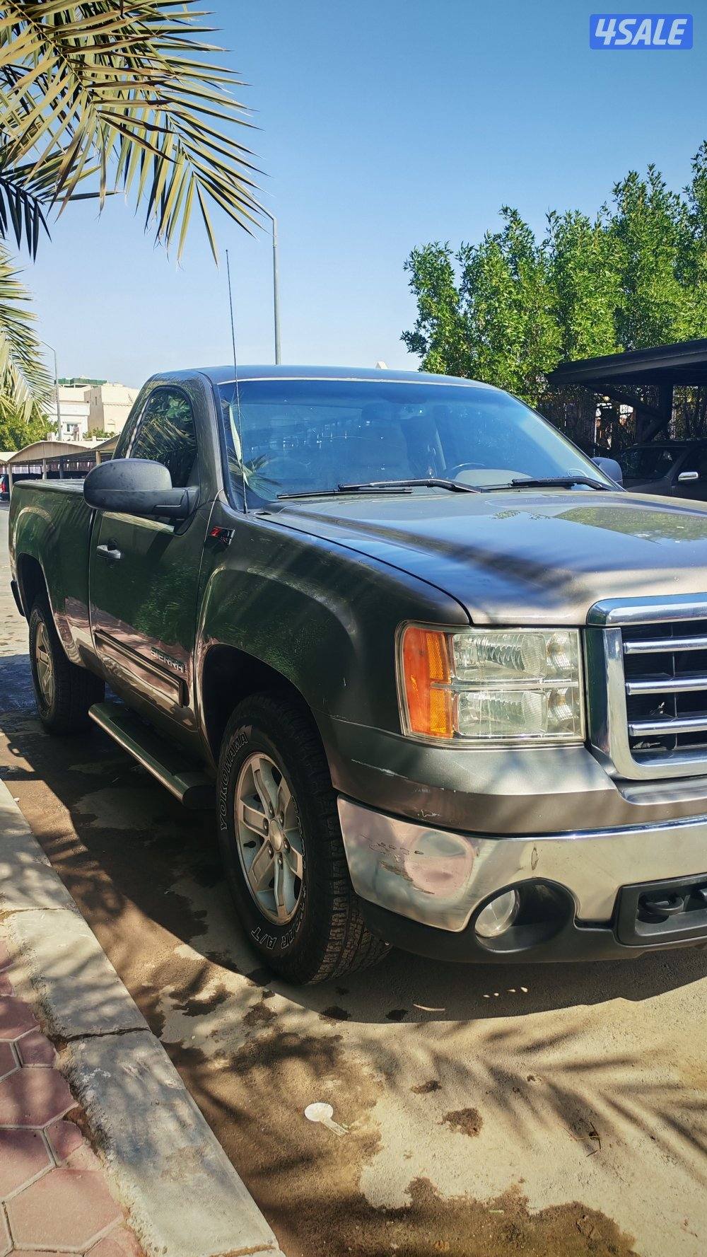 للبيع وانيت جمس عداد200الف دبل جير موديل 2013المكينه الكبيره1