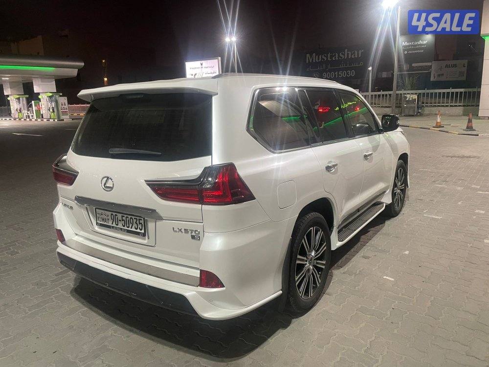 لكزس 570 LX 2018 لون    صدفي درجة.   اولى.8 سلندر.3