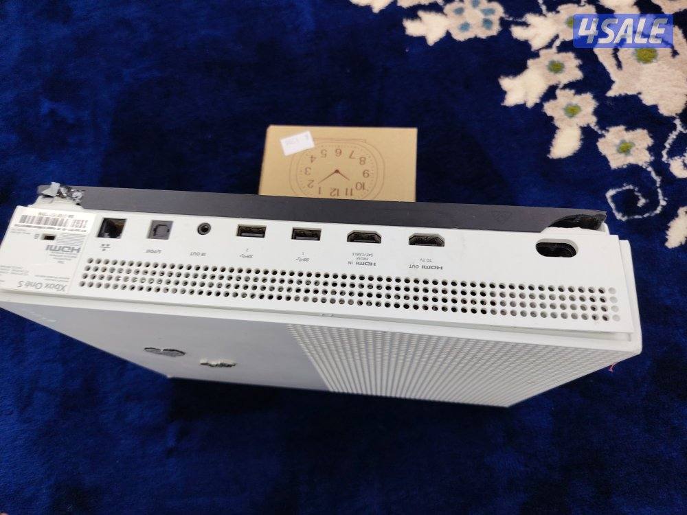 السلام عليكم، للبيع اكس بوكس ون اس شغغاله ميتين بالميه فيها كسر مايأثر2