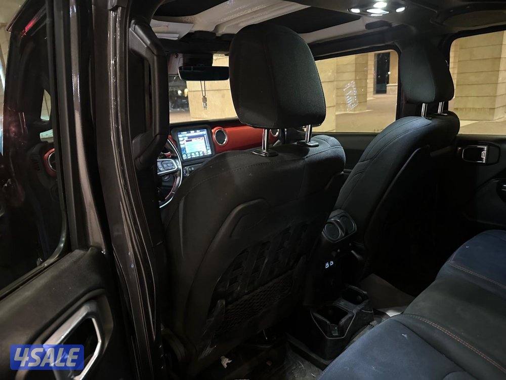 قلادييتر ريبوكون 202111