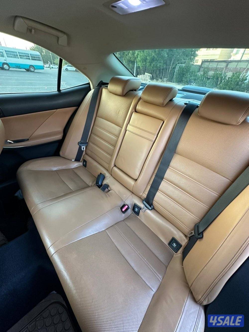 للبيع لكزس is350 فل كامل شرط الفحص قير ومكينة وشاصي وبدي8