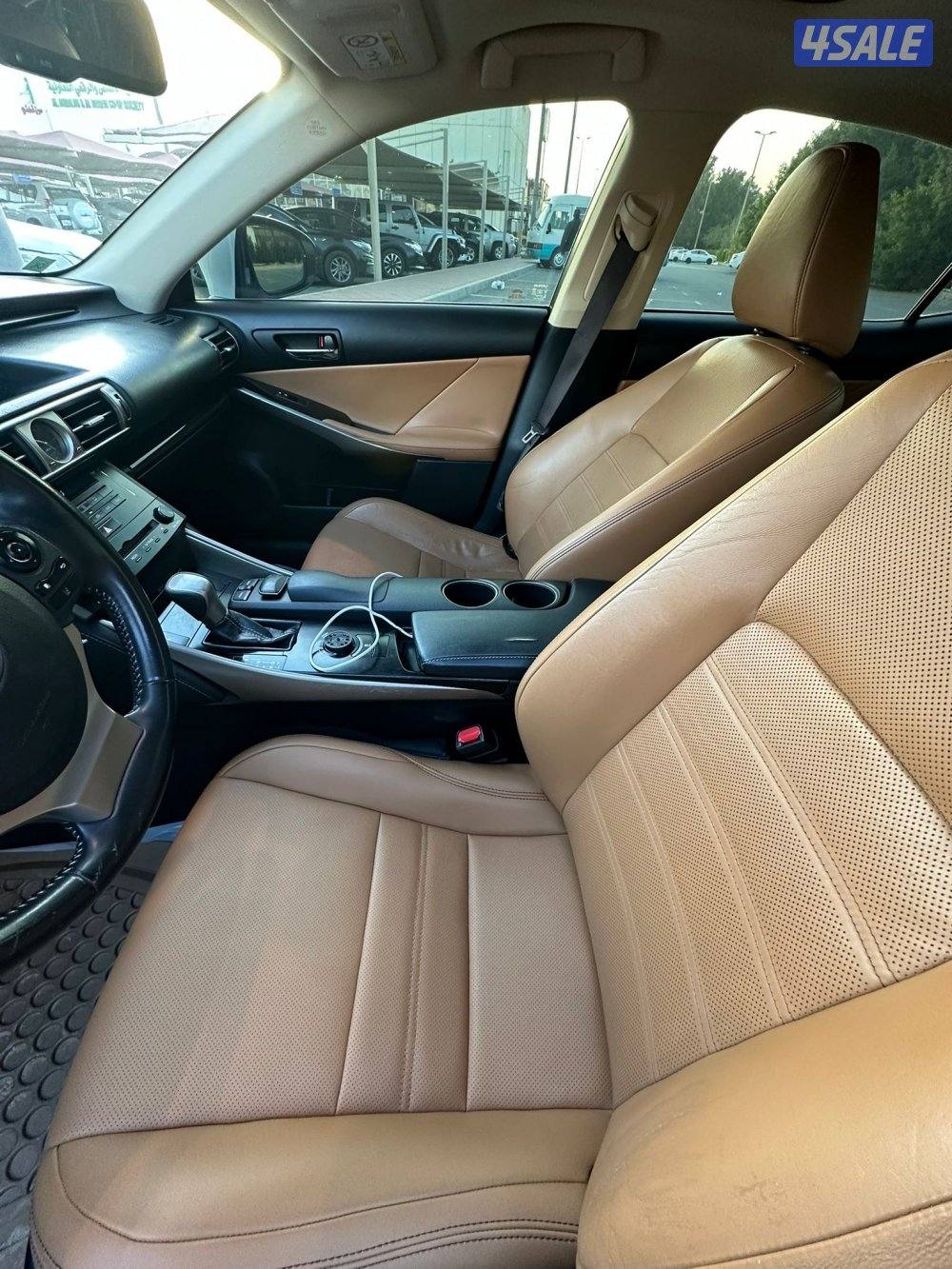 للبيع لكزس is350 فل كامل شرط الفحص قير ومكينة وشاصي وبدي13