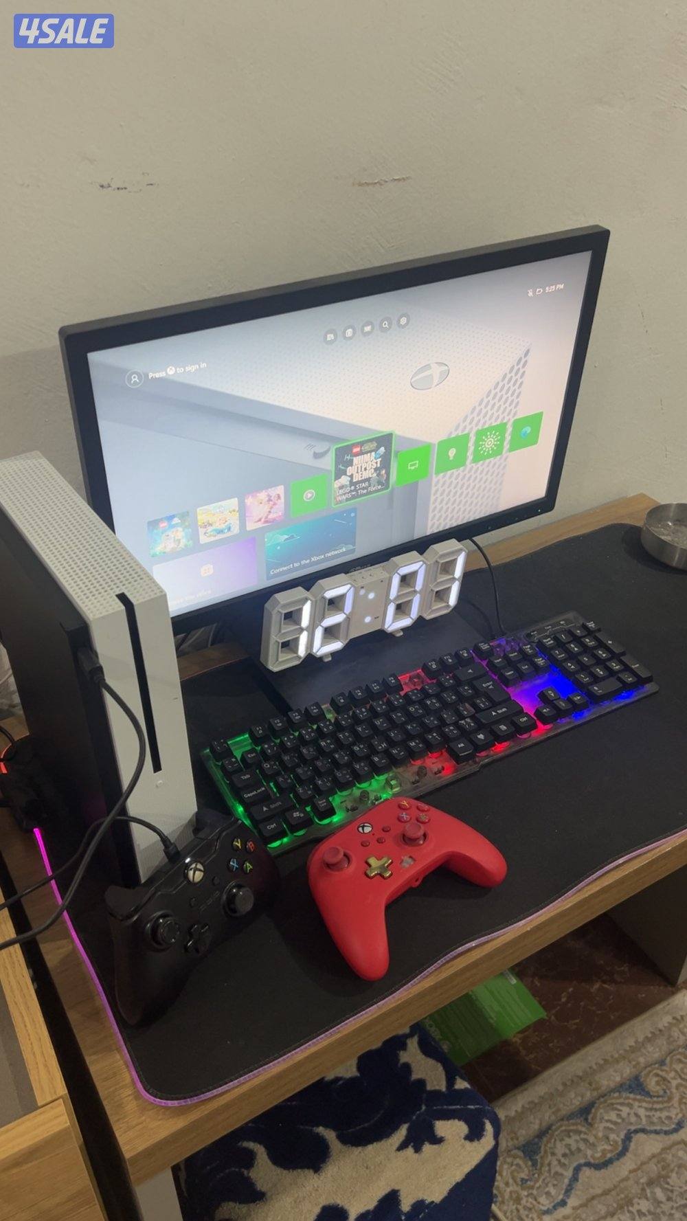 للبيع اكس بوكس ويا شاشه قيمنق ويا يدتين جديد0