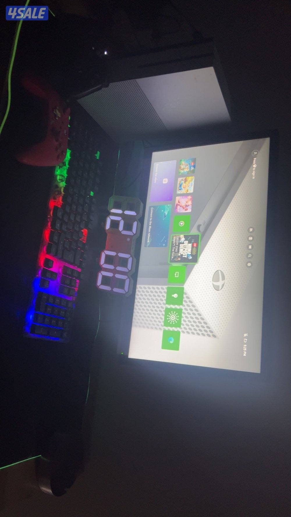 للبيع اكس بوكس ويا شاشه قيمنق ويا يدتين جديد1