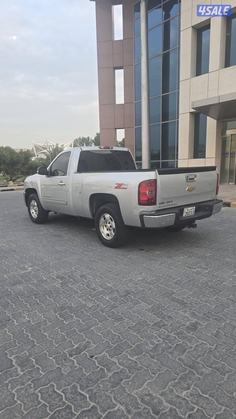 للبيع سلفرادو Z710