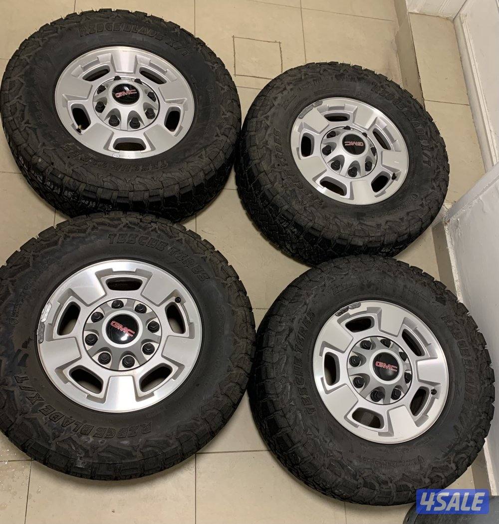 للبيع 4 رنقات جمس مع توايرهم جدييييييده حجم LT285/70R171