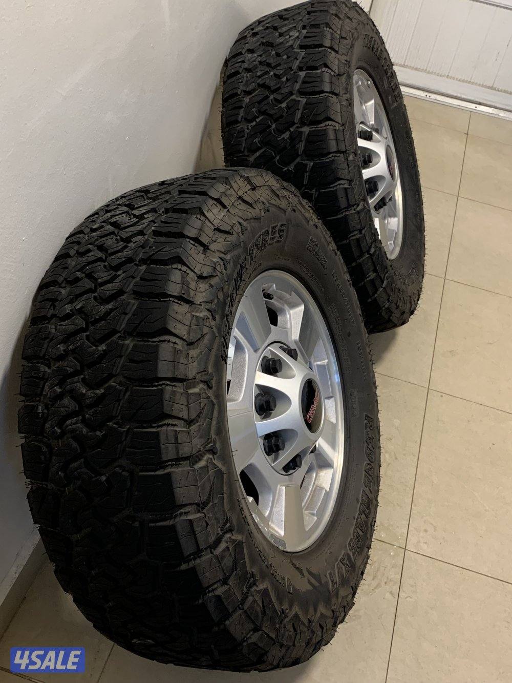 للبيع 4 رنقات جمس مع توايرهم جدييييييده حجم LT285/70R174
