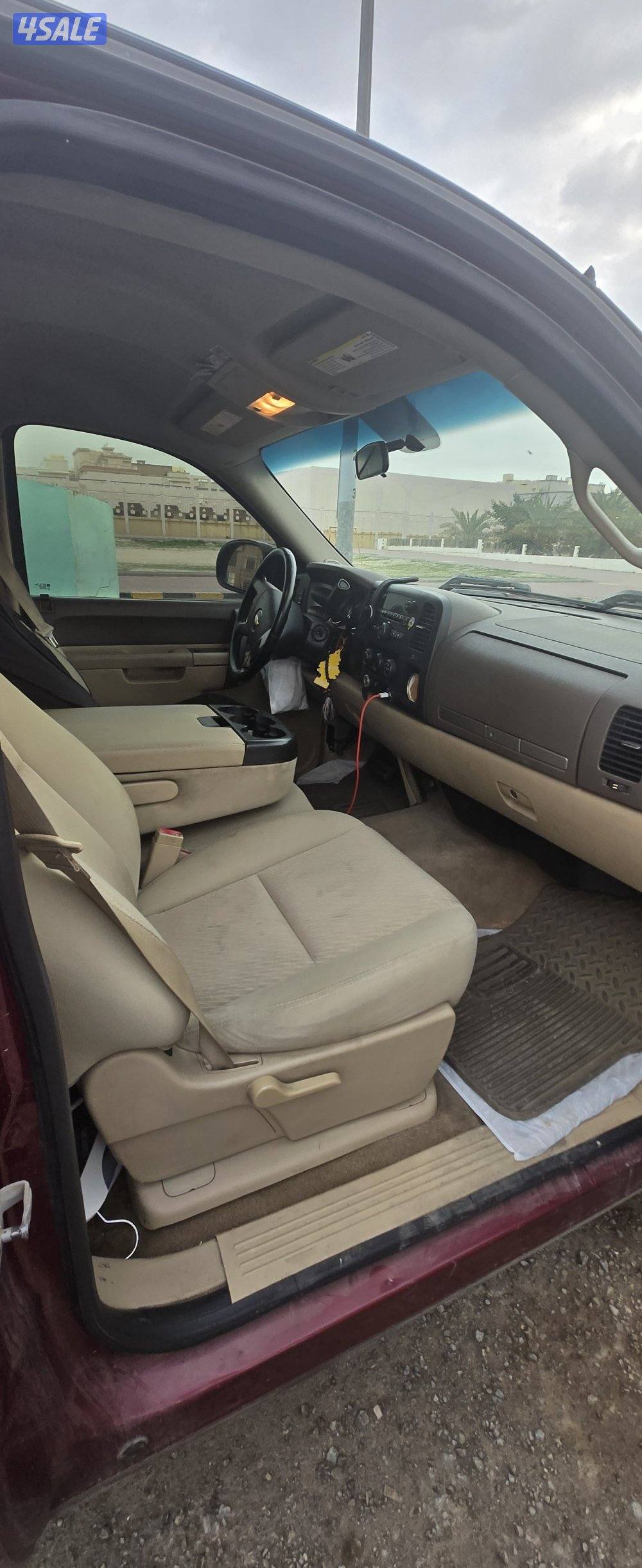 للبيع سيلفرادو نظيف شرط الفحص مكينه الكبيره4