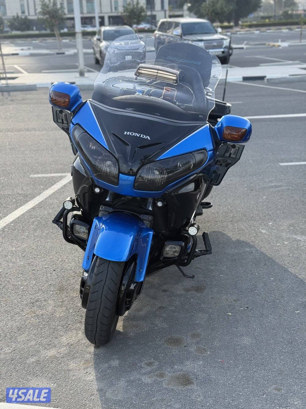 للبيع قولد وينق 20176