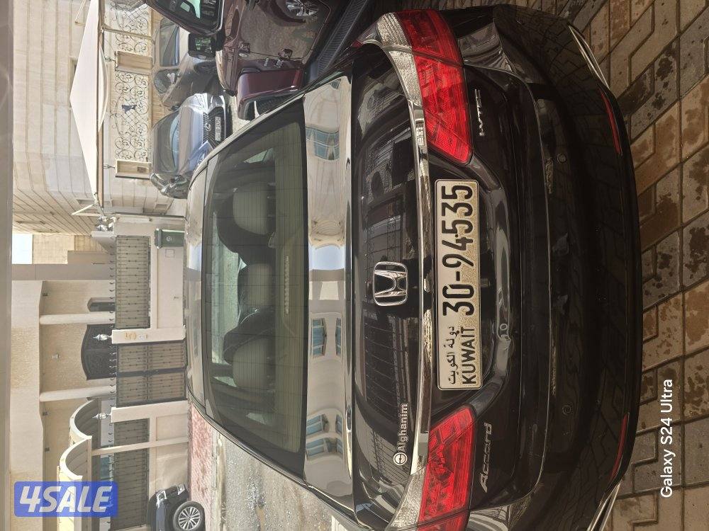 هوندا اكورد اسود ماشي ٩٢ الف1