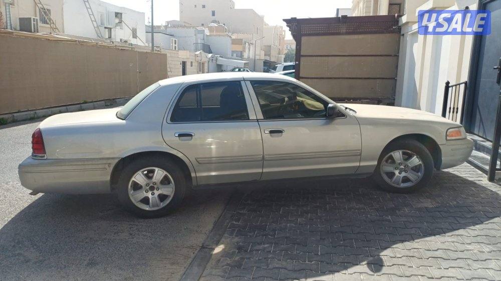 للبيع فورد فكتوريا موديل 2011 صبغ الوكالة ماشي 410.000 قابل للمساواة0