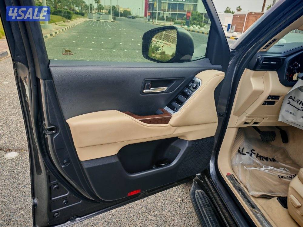 لاند كروزر 2024 ايورا S Tawny تيربو13