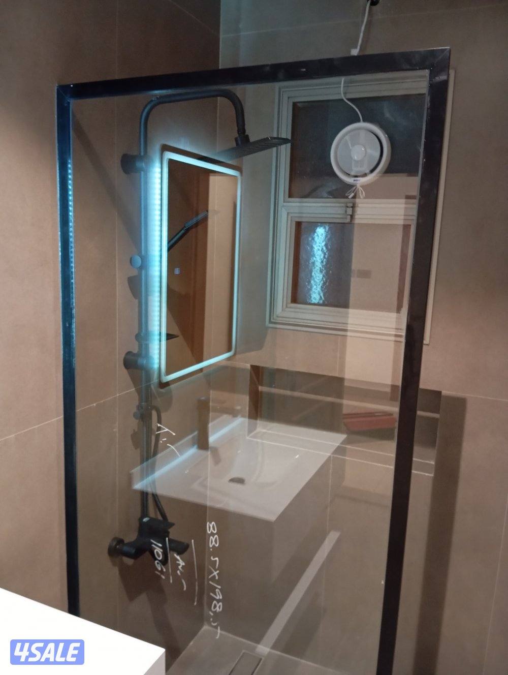 فني زجاج ومرايا وطاولات طعام وشاور بكس وتركيب زجاج وصيانة ابواب9