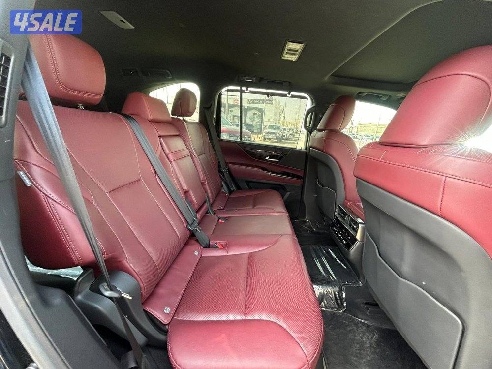 لكزس LX600 درجة ثانيه  twinturbo .V6 موديل 2023 ماشى 81.000 k.m5