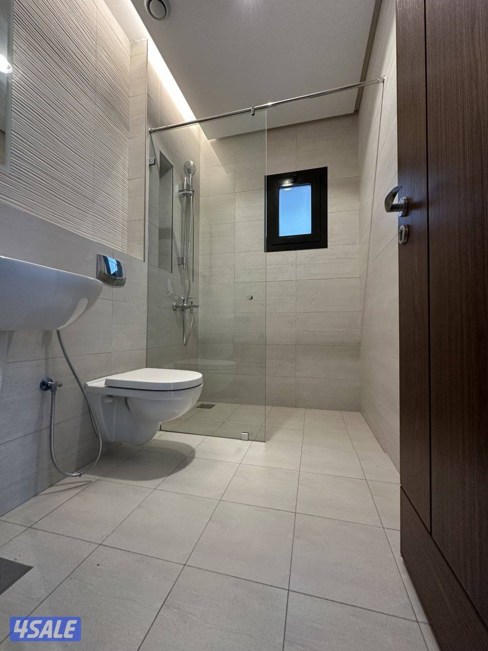 شقة سوبر ديلوكس بمنطقة حصة مبارك للايجار مساحة ١٣٥م7