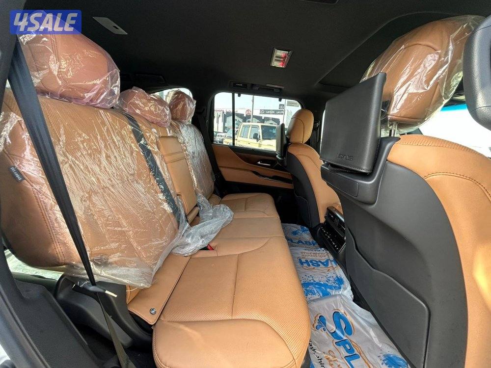 لكزس LX600 درجة اولى twinturbo .V6 موديل 2023 ماشى 73.000 k.m4