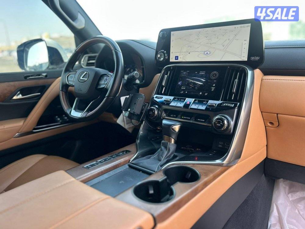 لكزس LX600 درجة اولى twinturbo .V6 موديل 2023 ماشى 73.000 k.m7