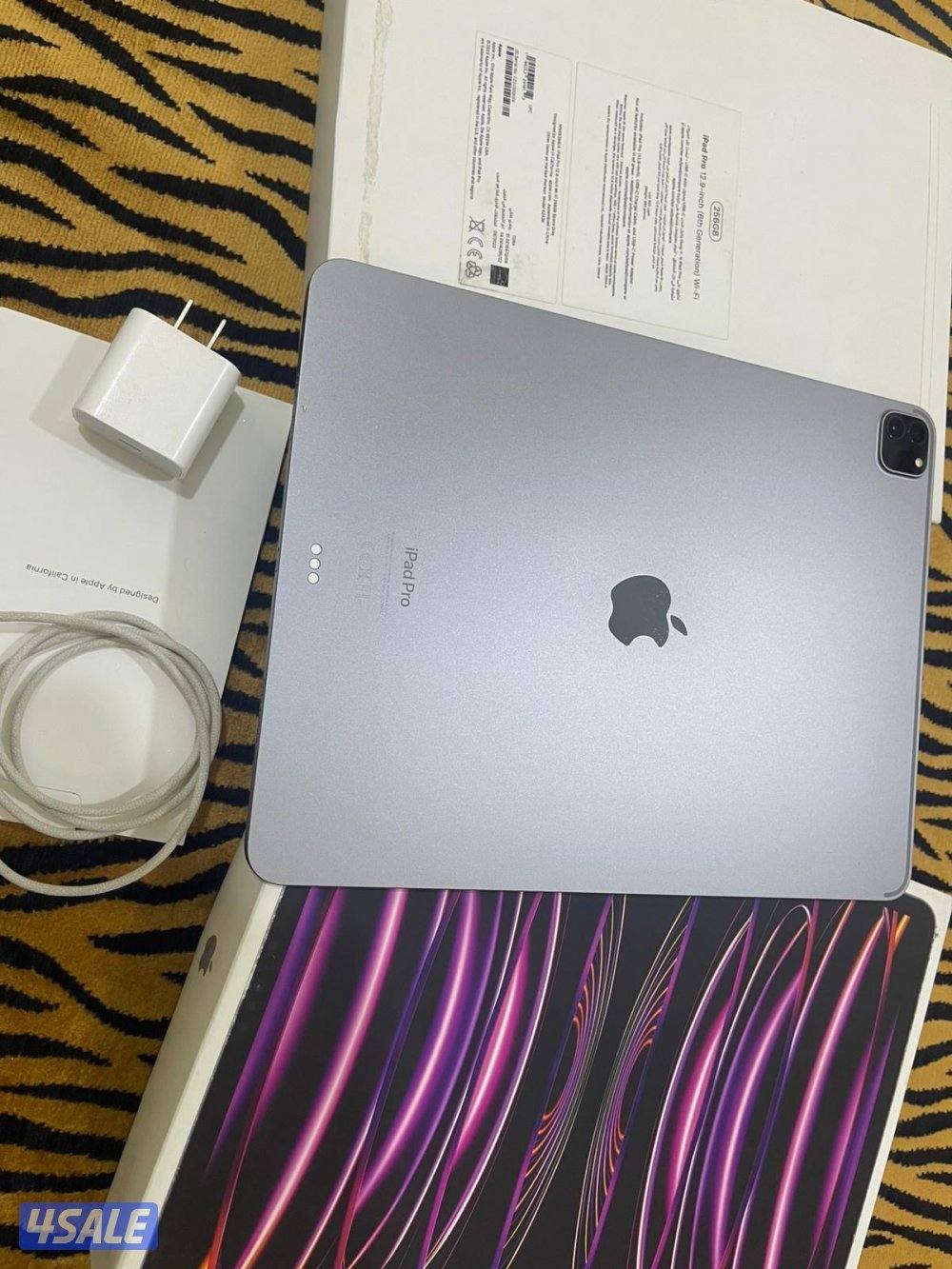 ايباد ابل برو 12.9 انش 256قيقا بايت الجيل 6 ام تو m2بطارية 100 ولا زلغ3