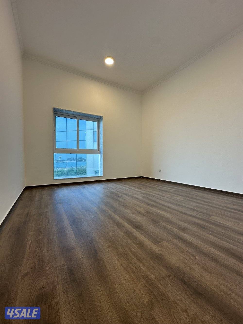 شقه تشطيب ديلوكس بالشعب البحري مساحة ٢٠٠م2