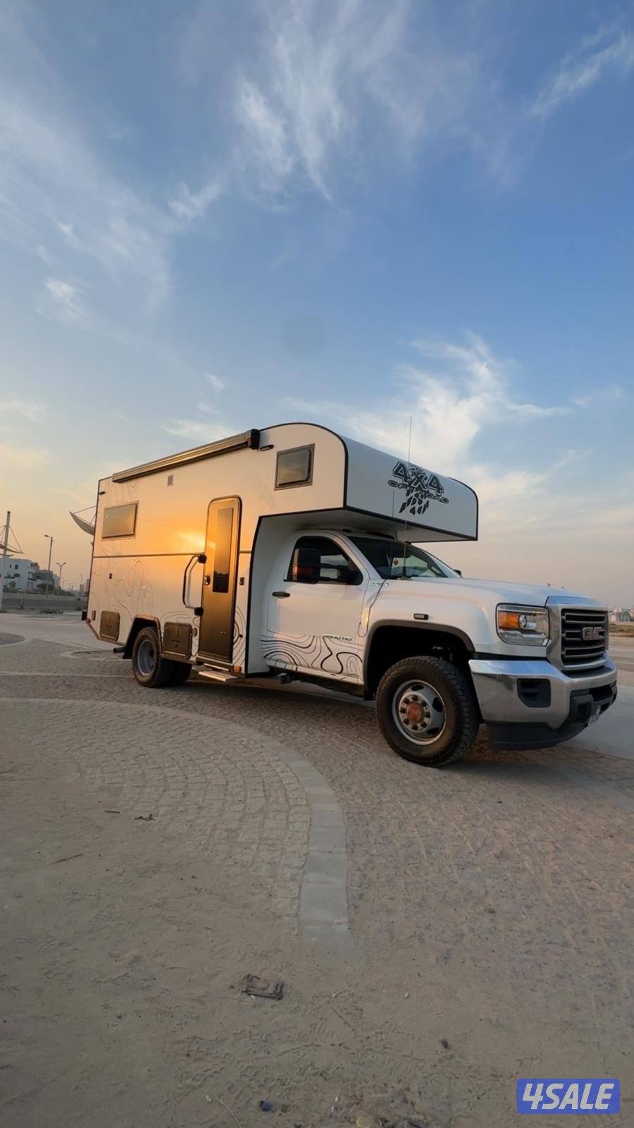 للبيع موتر هوم مصنع لايت كرفان3