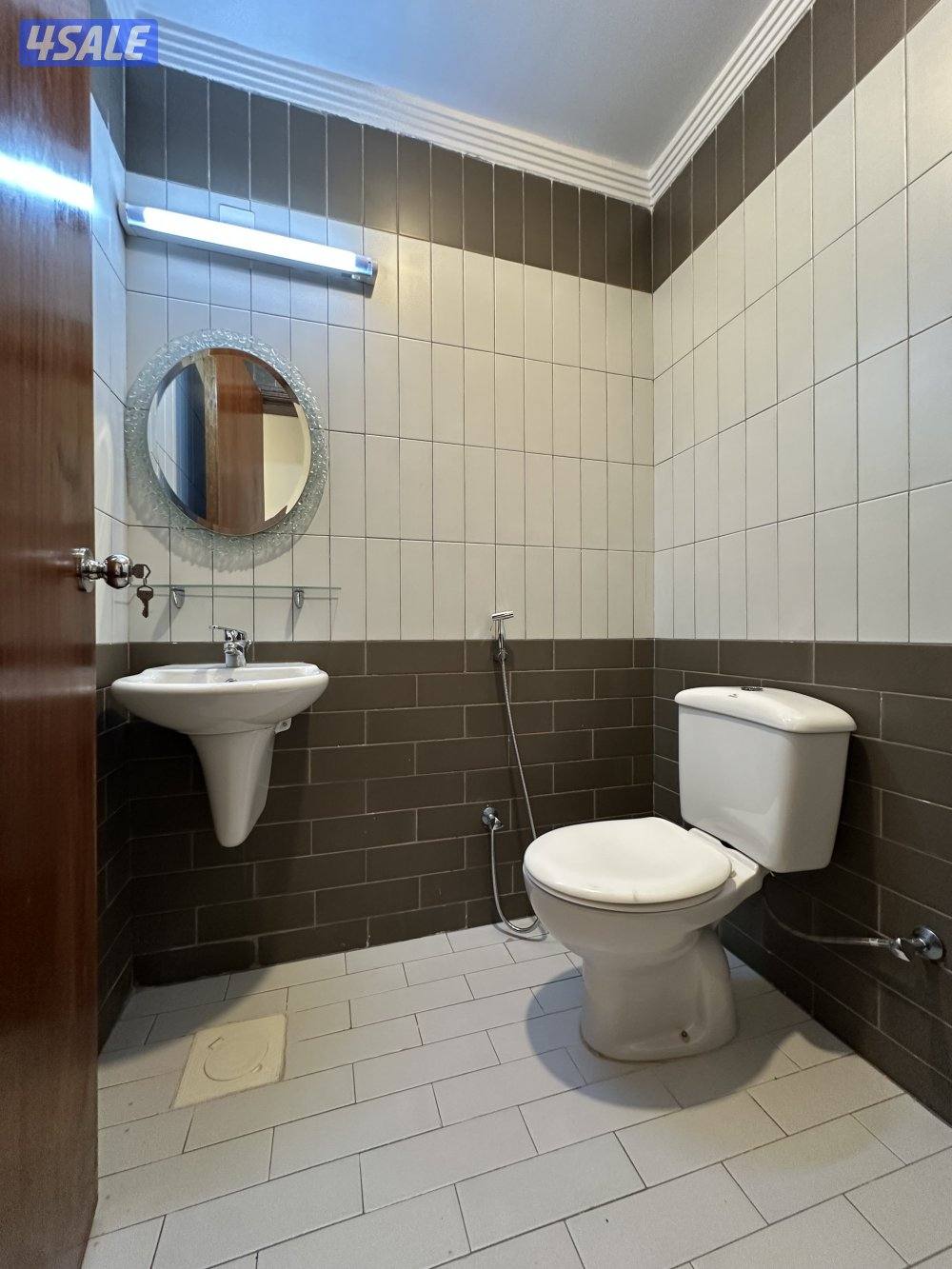 للايجار شقه بالشعب البحري مساحة ١٠٠م5